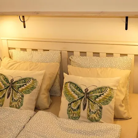 Dom Franciszkanska 25 *